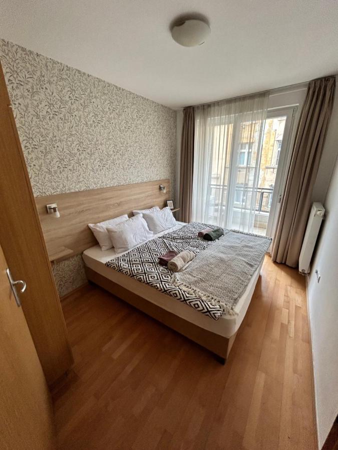 Danube Dwelling Akacfa 26 - Private Indoor Garage Apartment Budapest Exterior photo